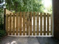 Wood Spaced Double Drive Gate Single Arch- Convex