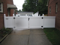 Gate- Solid 5-ft Gothic Caps